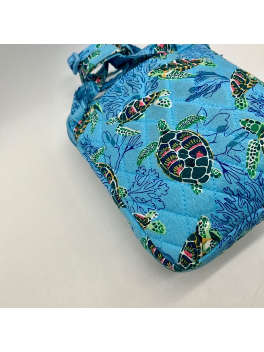 Vera Bradley Blue Sea Turtle & Coral Quilted Cotton Organizer - Picture 9 of 10